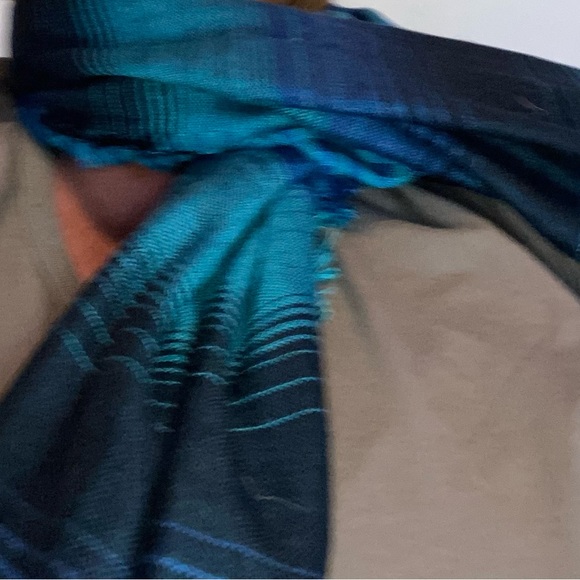 - Clearance! Eddie Bauer New Scarf/Wrap 4/$10 - Picture 2 of 4